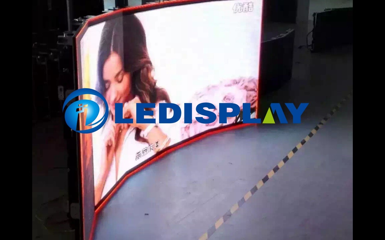 Curved indoor P3.91 LED display